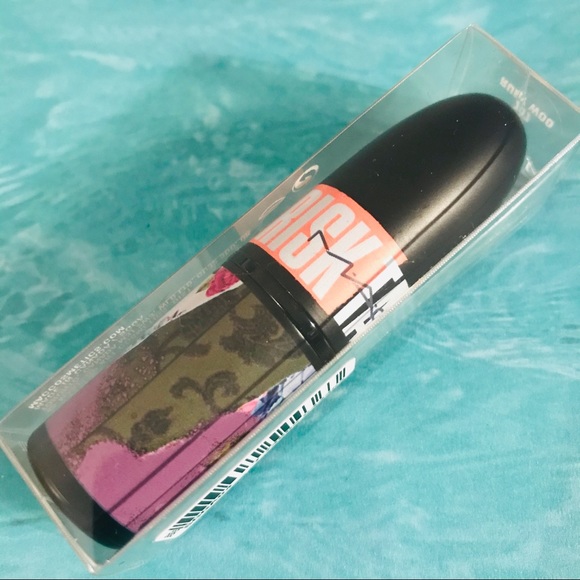 MAC Ruby Woo💋 - Picture 3 of 10